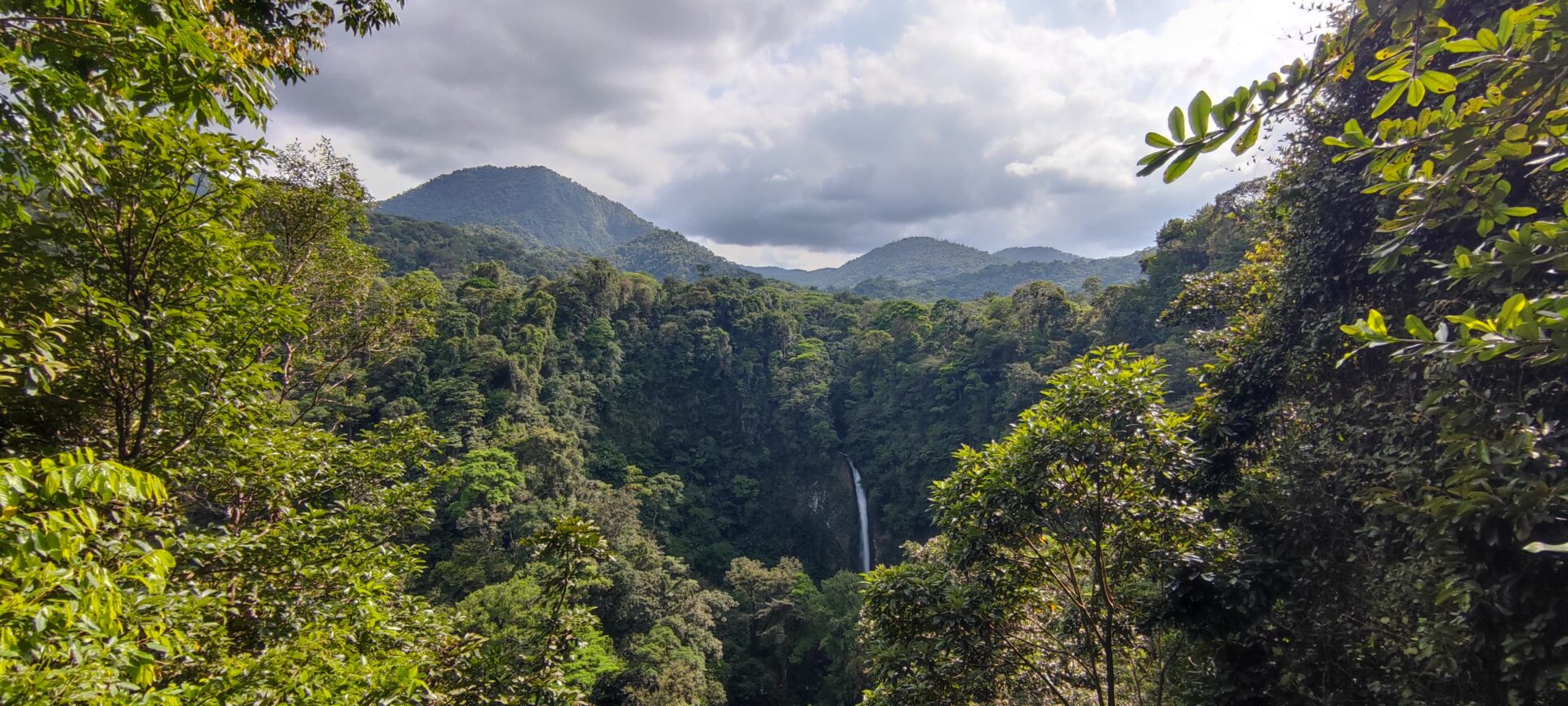 Wasserfall La Fortuna Miriam Wüst Solveig & Klaus Hummel